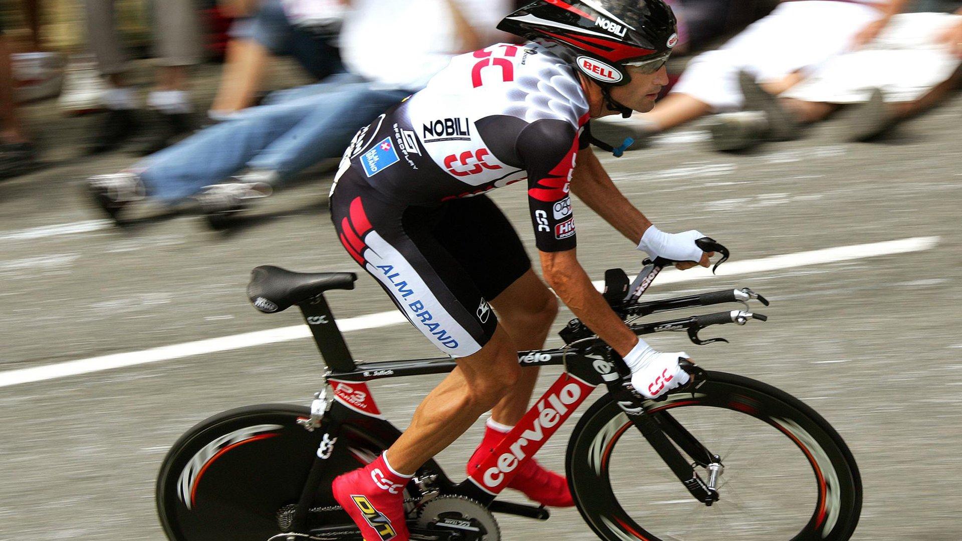 英格兰足球的终极考验，三强争霸，谁将问鼎英超王座？