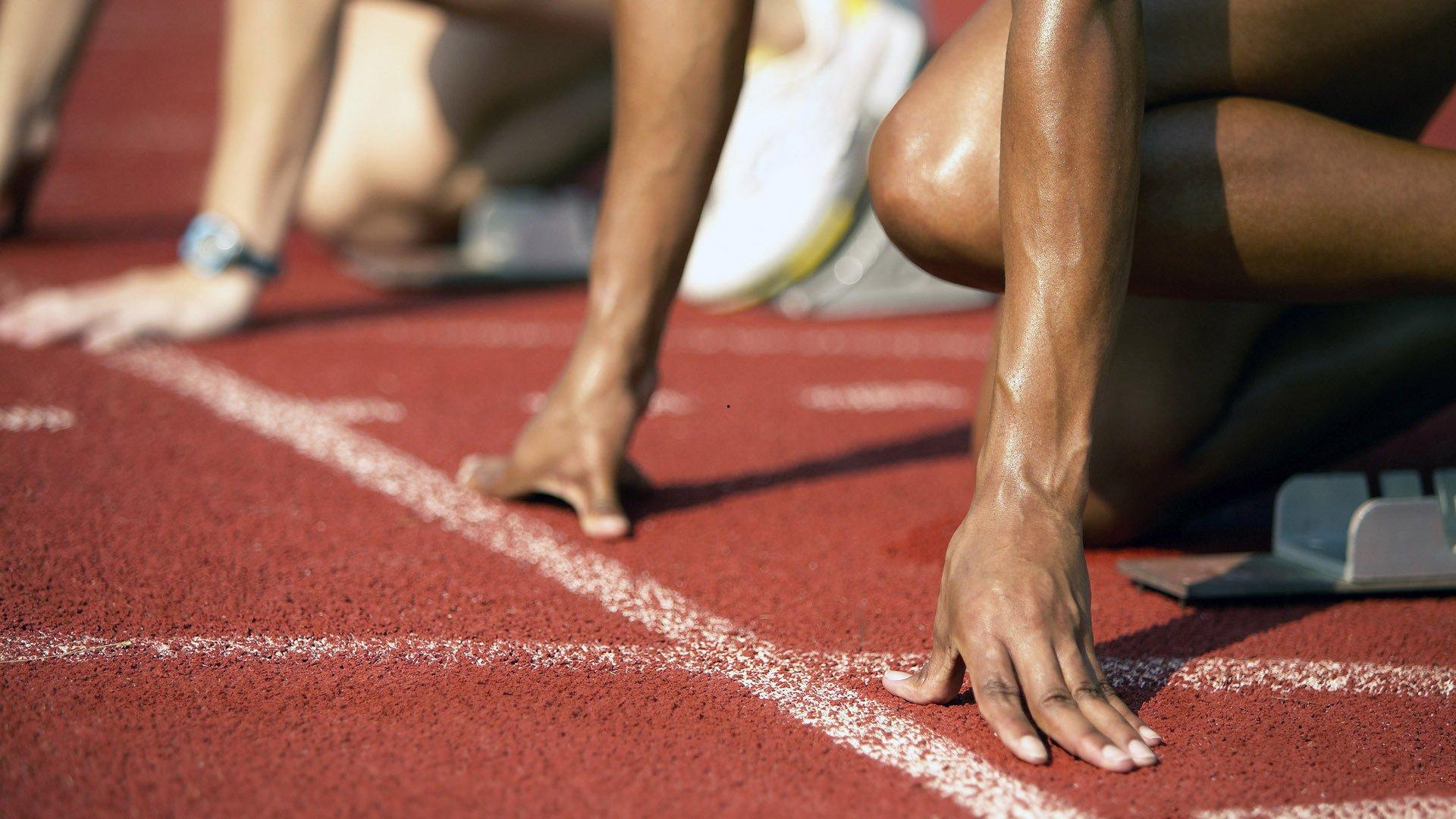 猛龙锁定未来？名嘴名记齐曝小卡续约在即，留守概率逼近百分百