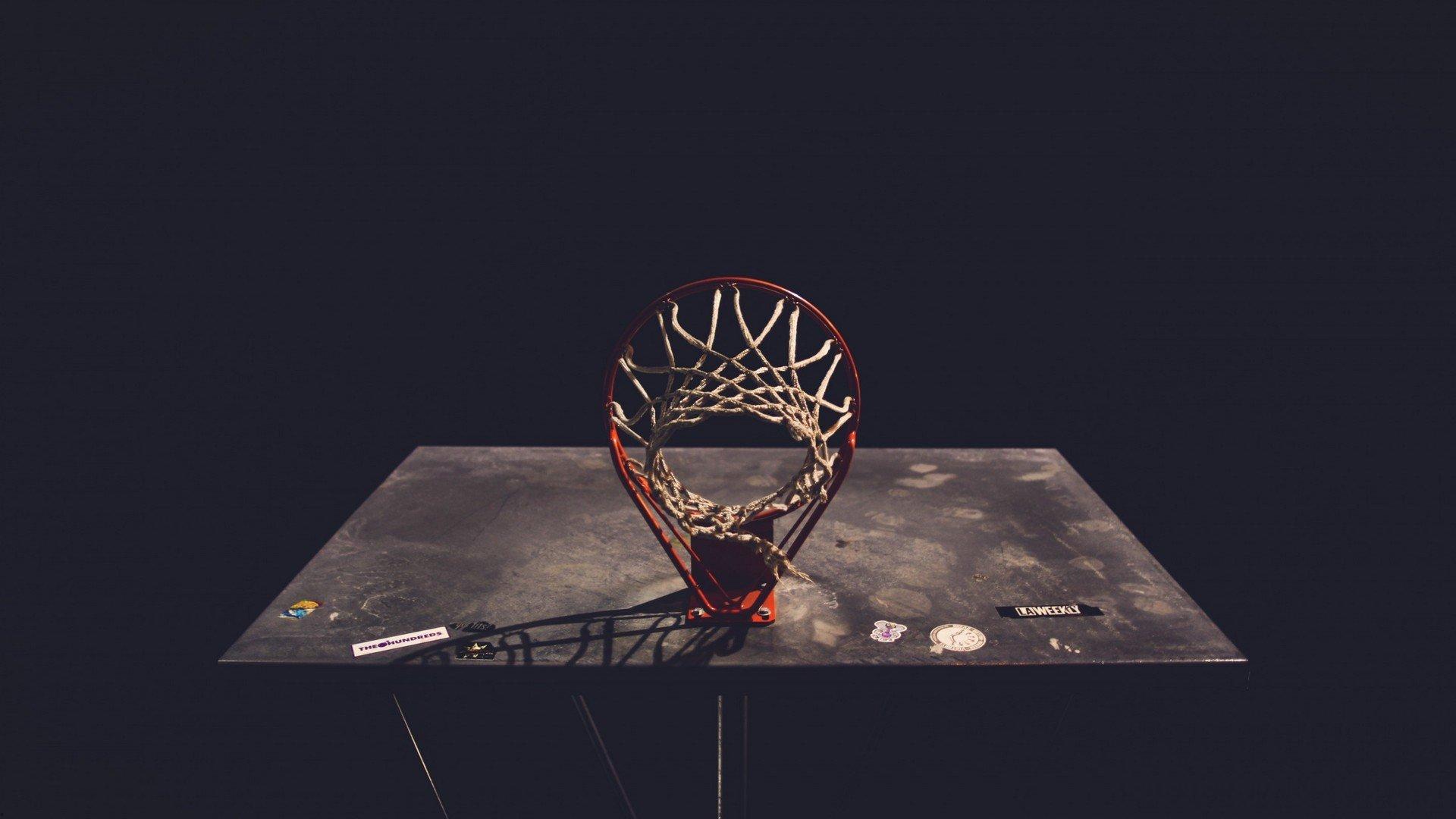 EDG.M开启新篇章，折夕接任主帅引领革新 猪哼转型分析师深