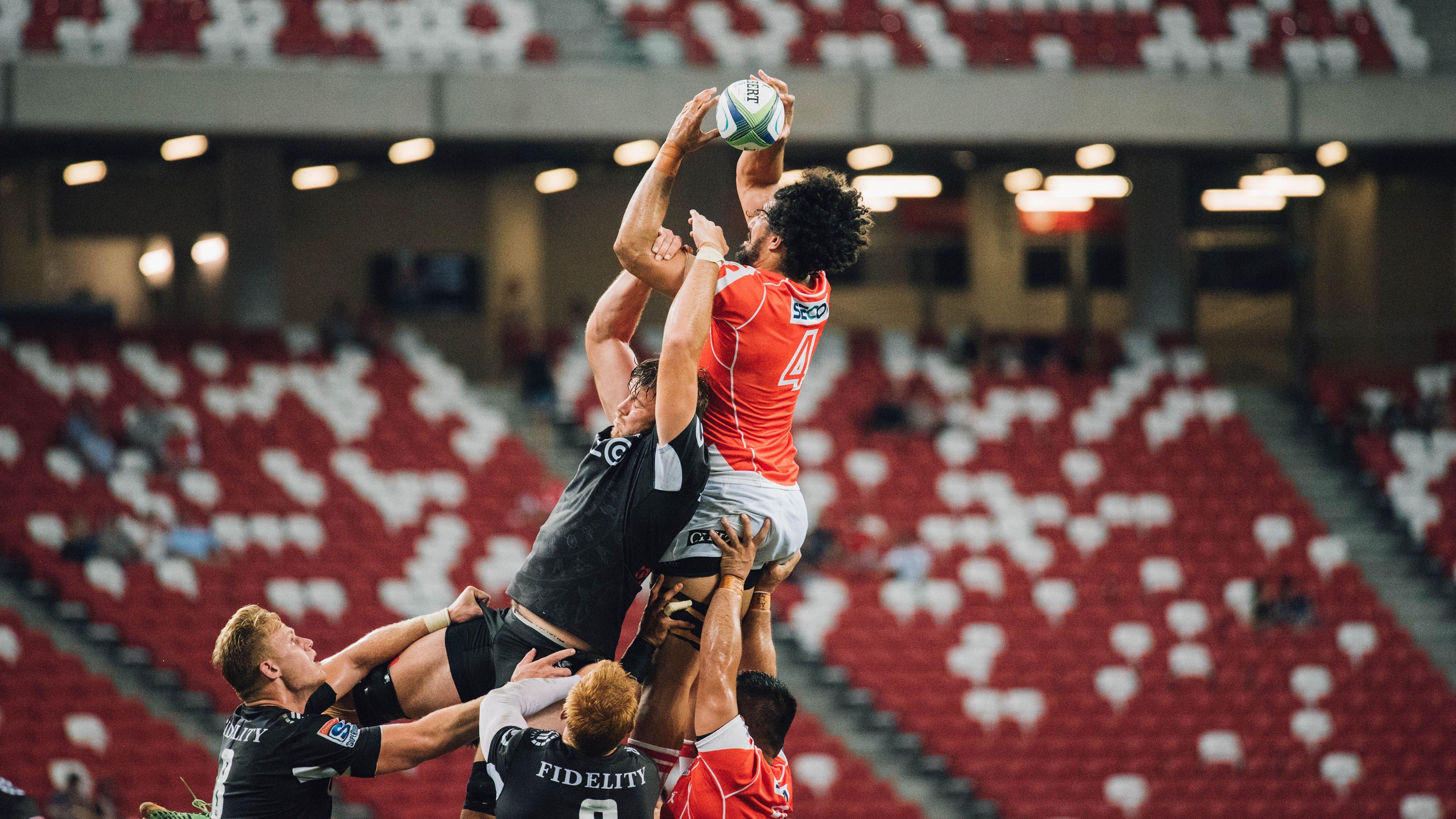 皇马主场力克塞维利亚，进攻火力全开，防守韧性奠定胜局